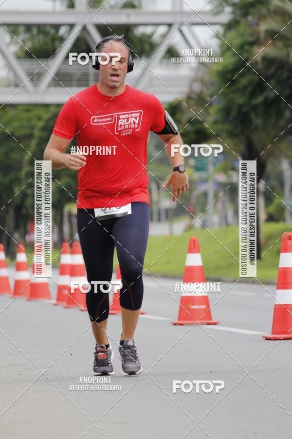 Buy your photos of the eventSantander Track & Field Run Series - Shopping Tambor on Fotop