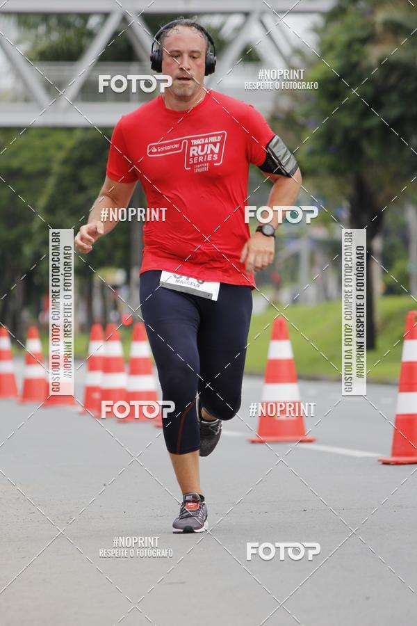 Buy your photos of the eventSantander Track & Field Run Series - Shopping Tambor on Fotop