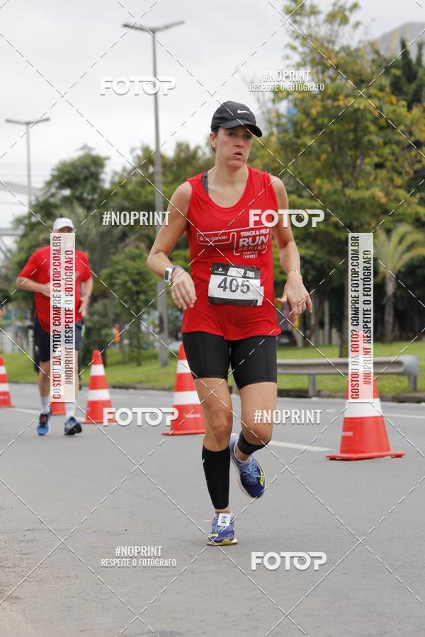 Buy your photos of the eventSantander Track & Field Run Series - Shopping Tambor on Fotop