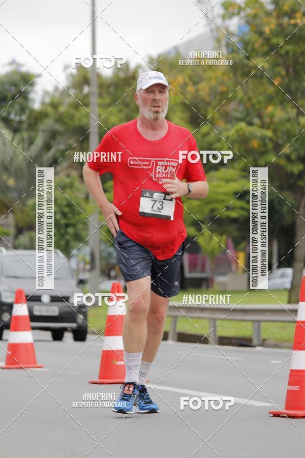 Buy your photos of the eventSantander Track & Field Run Series - Shopping Tambor on Fotop