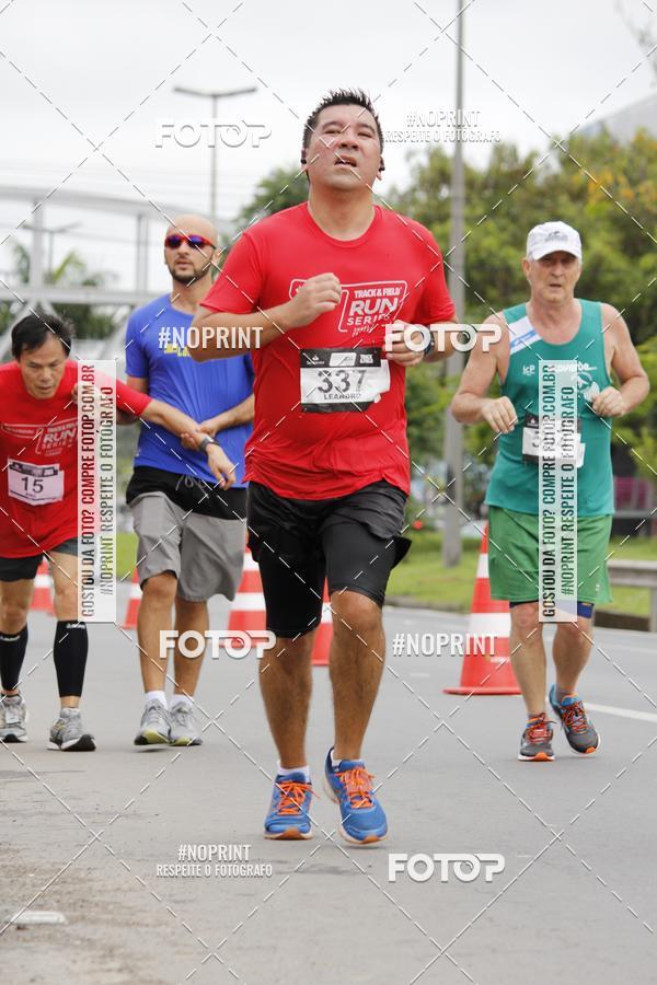 Buy your photos of the eventSantander Track & Field Run Series - Shopping Tambor on Fotop