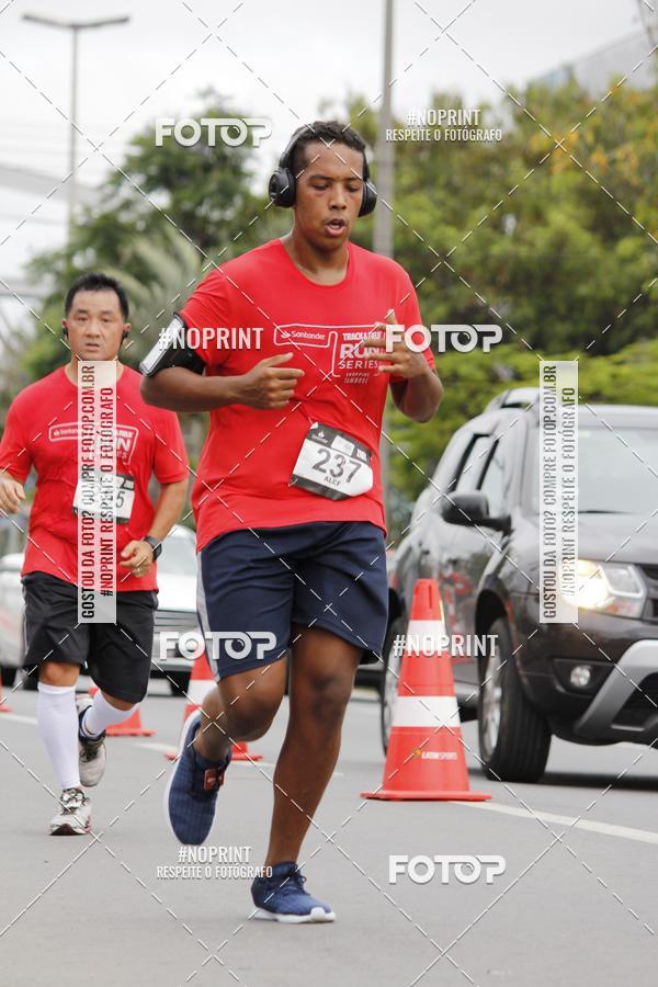 Buy your photos of the eventSantander Track & Field Run Series - Shopping Tambor on Fotop