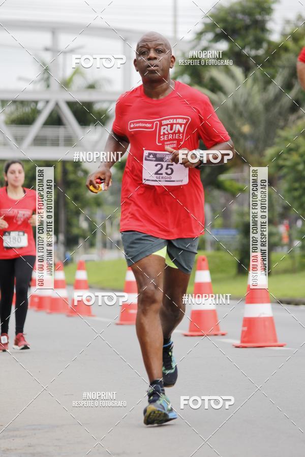 Buy your photos of the eventSantander Track & Field Run Series - Shopping Tambor on Fotop
