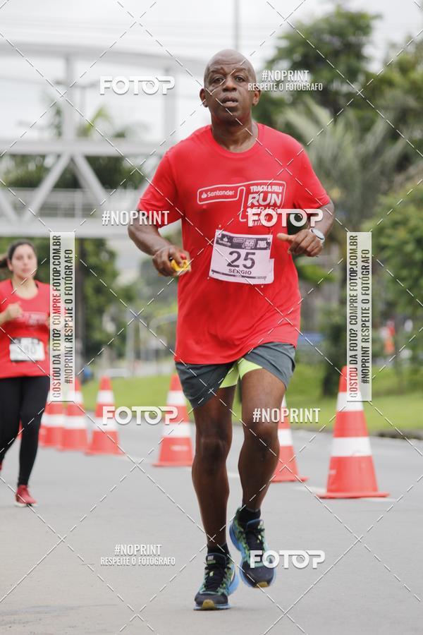 Buy your photos of the eventSantander Track & Field Run Series - Shopping Tambor on Fotop