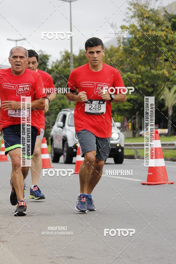 Buy your photos of the eventSantander Track & Field Run Series - Shopping Tambor on Fotop