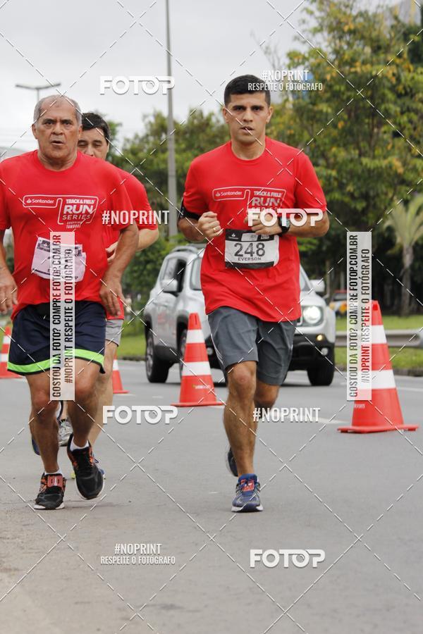 Buy your photos of the eventSantander Track & Field Run Series - Shopping Tambor on Fotop