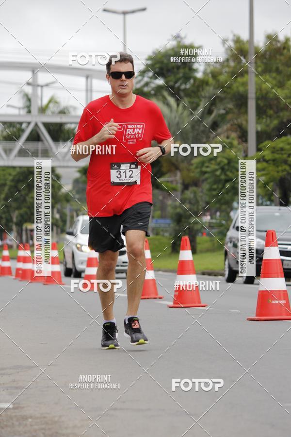 Buy your photos of the eventSantander Track & Field Run Series - Shopping Tambor on Fotop