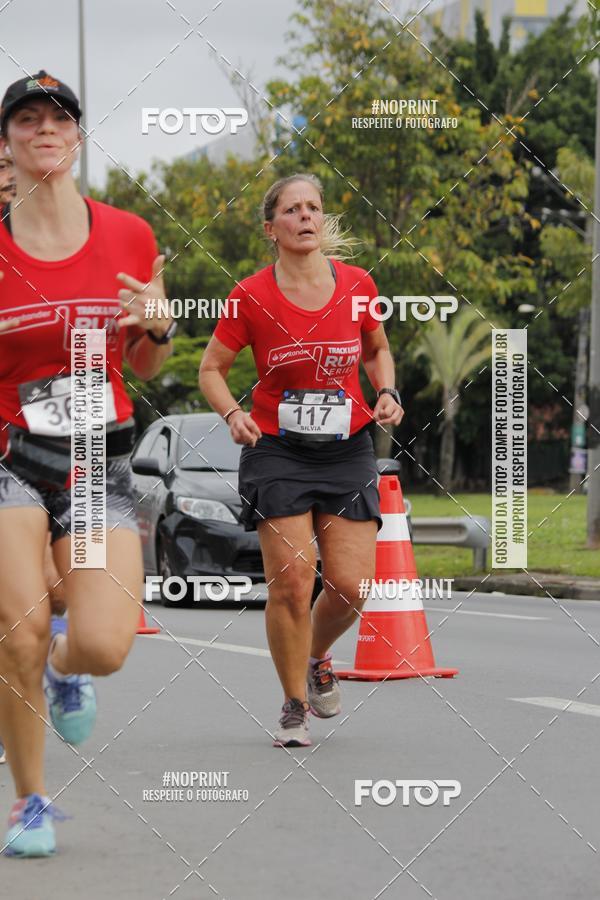 Buy your photos of the eventSantander Track & Field Run Series - Shopping Tambor on Fotop
