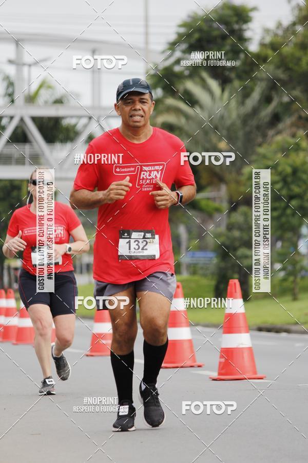 Buy your photos of the eventSantander Track & Field Run Series - Shopping Tambor on Fotop