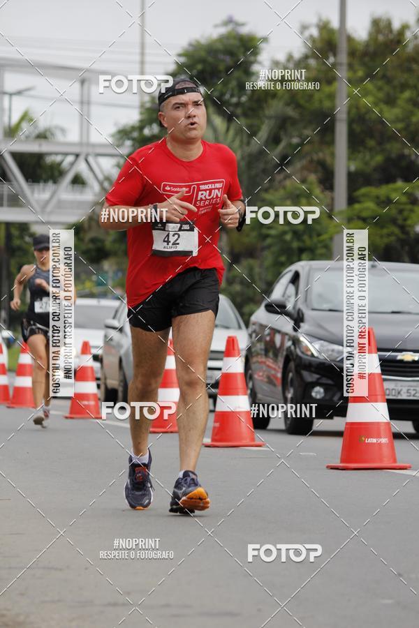 Buy your photos of the eventSantander Track & Field Run Series - Shopping Tambor on Fotop