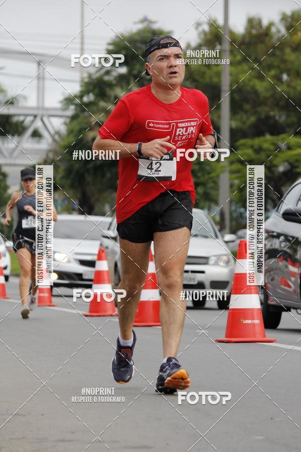 Buy your photos of the eventSantander Track & Field Run Series - Shopping Tambor on Fotop