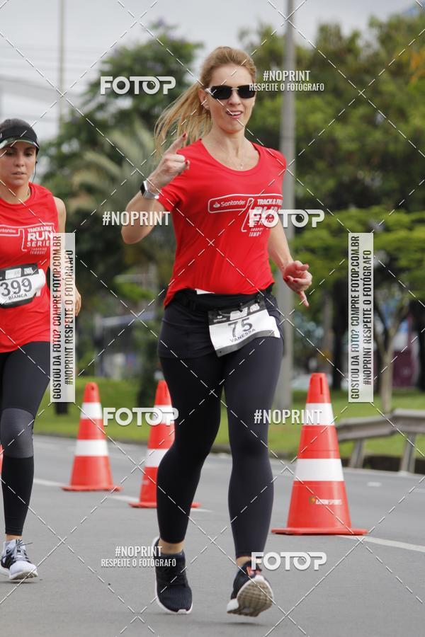 Buy your photos of the eventSantander Track & Field Run Series - Shopping Tambor on Fotop