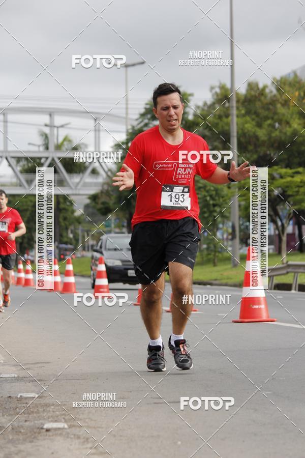 Buy your photos of the eventSantander Track & Field Run Series - Shopping Tambor on Fotop