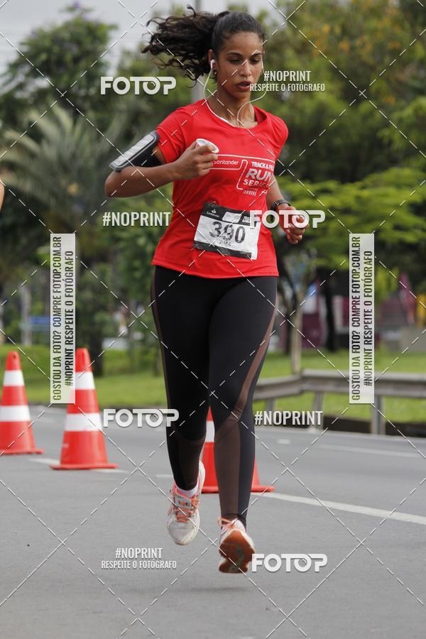 Buy your photos of the eventSantander Track & Field Run Series - Shopping Tambor on Fotop