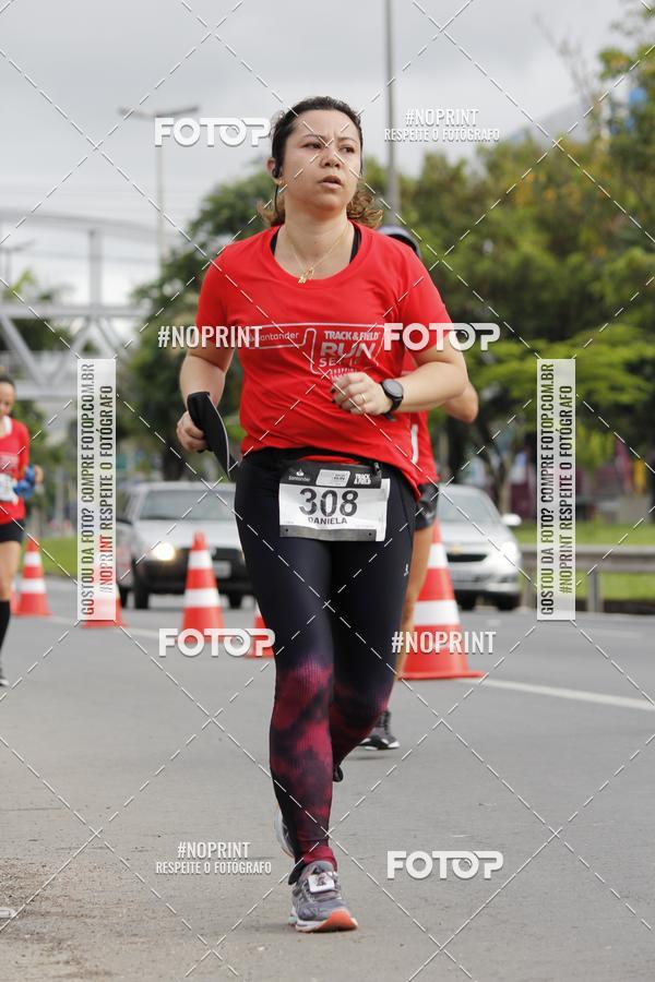 Buy your photos of the eventSantander Track & Field Run Series - Shopping Tambor on Fotop