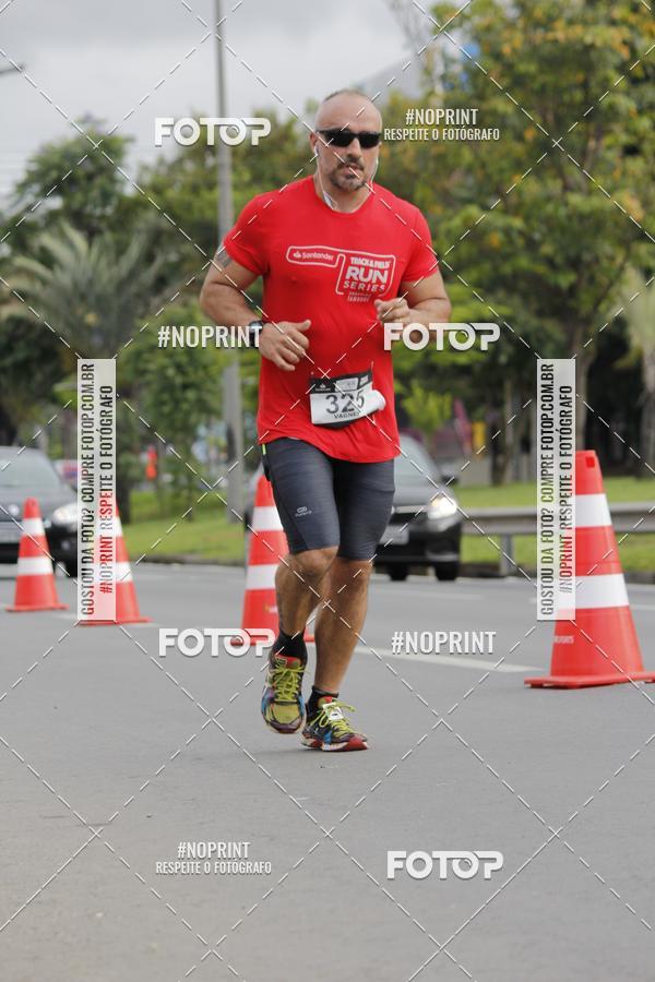 Buy your photos of the eventSantander Track & Field Run Series - Shopping Tambor on Fotop