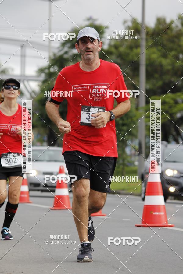 Buy your photos of the eventSantander Track & Field Run Series - Shopping Tambor on Fotop