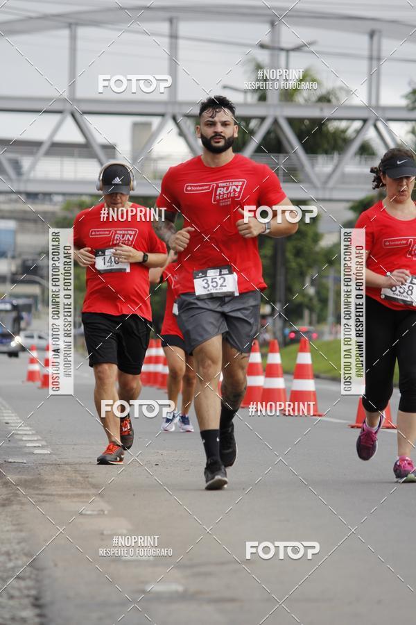 Buy your photos of the eventSantander Track & Field Run Series - Shopping Tambor on Fotop