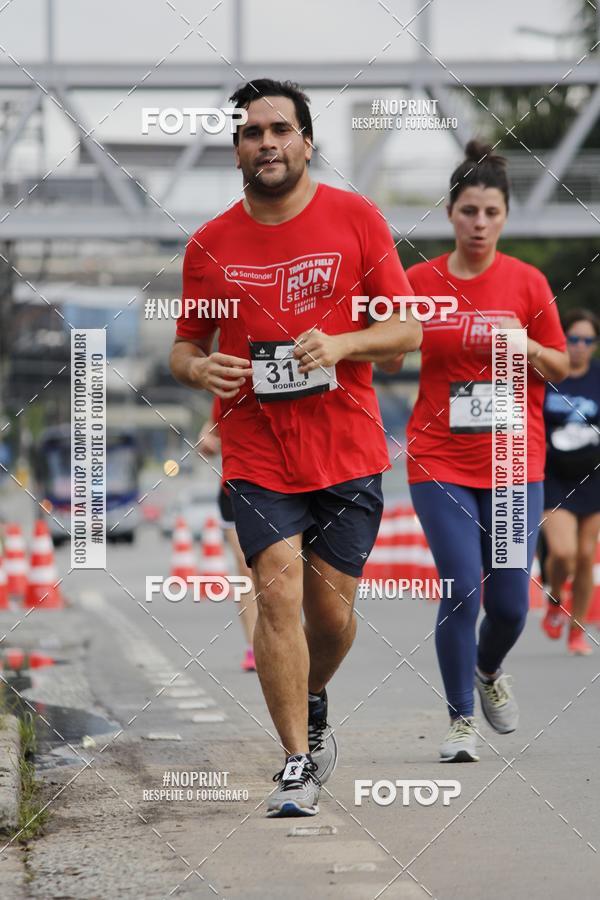 Buy your photos of the eventSantander Track & Field Run Series - Shopping Tambor on Fotop