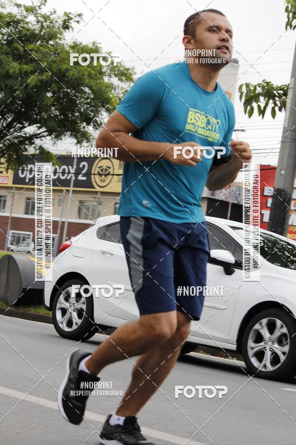 Buy your photos of the eventSantander Track & Field Run Series - Shopping Tambor on Fotop