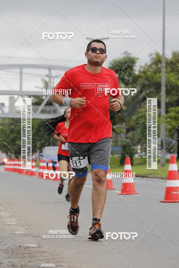 Buy your photos of the eventSantander Track & Field Run Series - Shopping Tambor on Fotop
