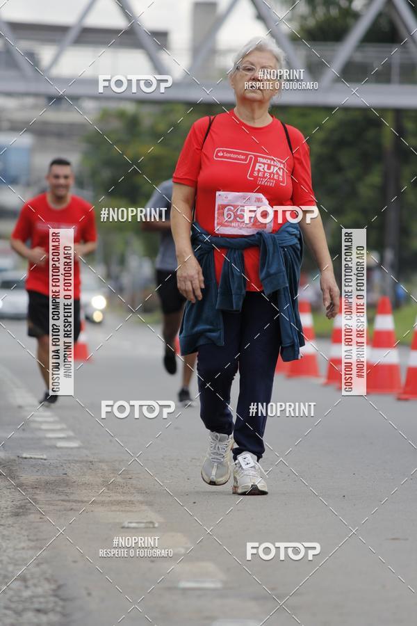 Buy your photos of the eventSantander Track & Field Run Series - Shopping Tambor on Fotop