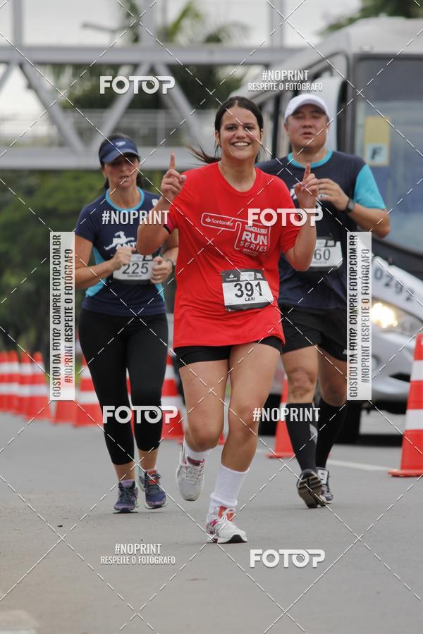 Buy your photos of the eventSantander Track & Field Run Series - Shopping Tambor on Fotop