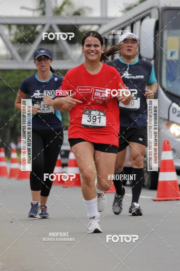 Buy your photos of the eventSantander Track & Field Run Series - Shopping Tambor on Fotop