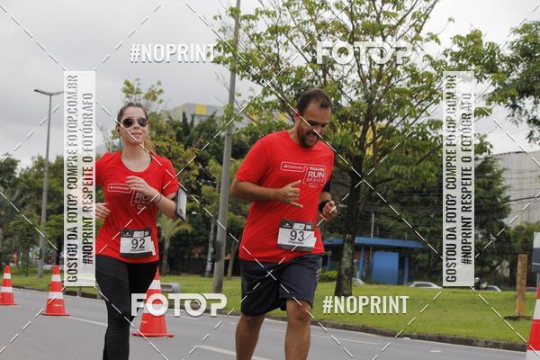 Buy your photos of the eventSantander Track & Field Run Series - Shopping Tambor on Fotop