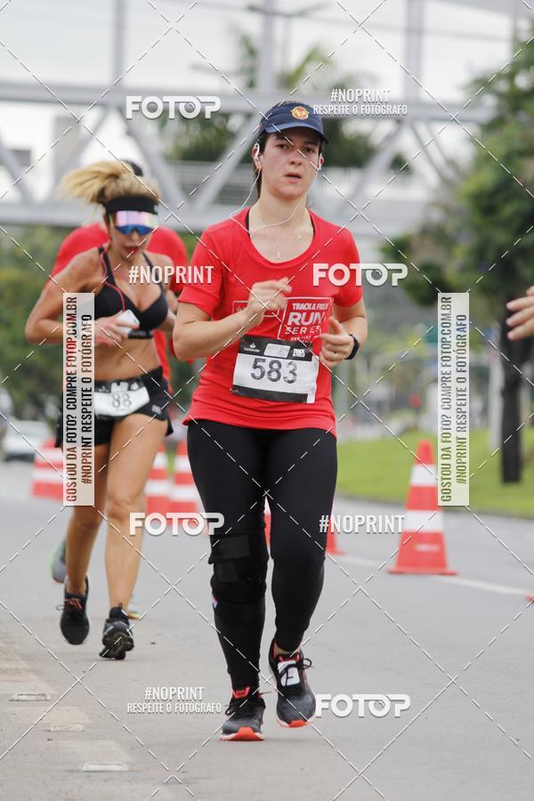 Buy your photos of the eventSantander Track & Field Run Series - Shopping Tambor on Fotop