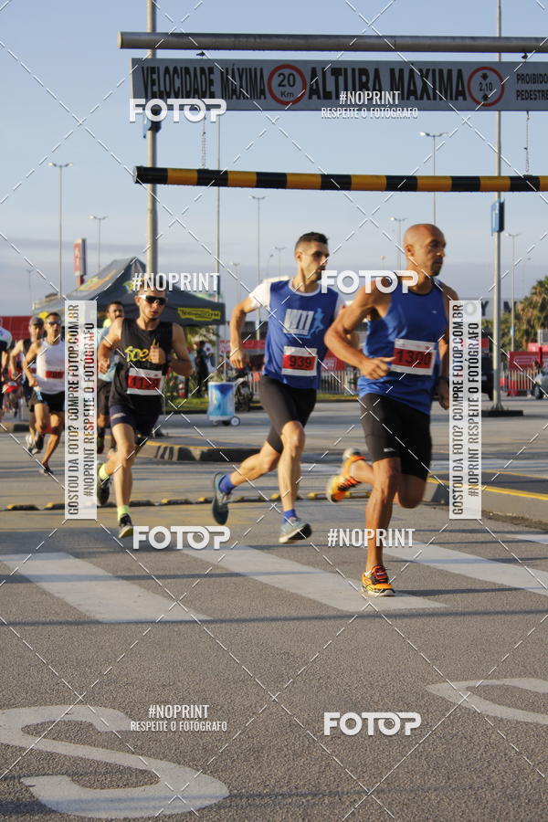 Buy your photos of the eventSantander Track & Field Run Series - Shopping Tambor on Fotop