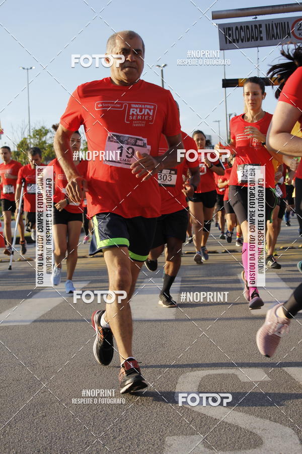 Buy your photos of the eventSantander Track & Field Run Series - Shopping Tambor on Fotop