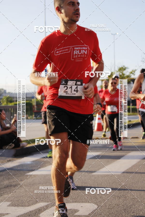 Buy your photos of the eventSantander Track & Field Run Series - Shopping Tambor on Fotop
