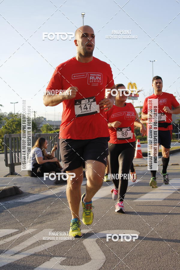 Buy your photos of the eventSantander Track & Field Run Series - Shopping Tambor on Fotop