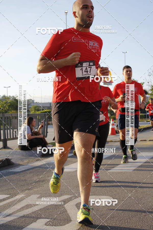 Buy your photos of the eventSantander Track & Field Run Series - Shopping Tambor on Fotop