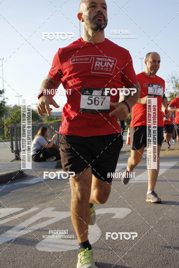 Buy your photos of the eventSantander Track & Field Run Series - Shopping Tambor on Fotop