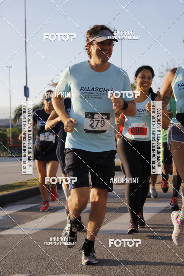 Buy your photos of the eventSantander Track & Field Run Series - Shopping Tambor on Fotop