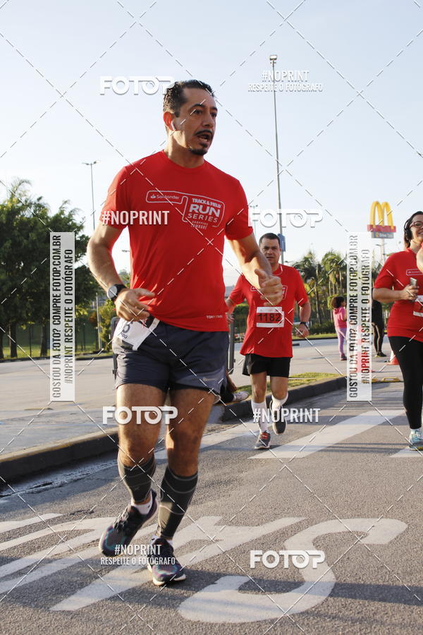 Buy your photos of the eventSantander Track & Field Run Series - Shopping Tambor on Fotop