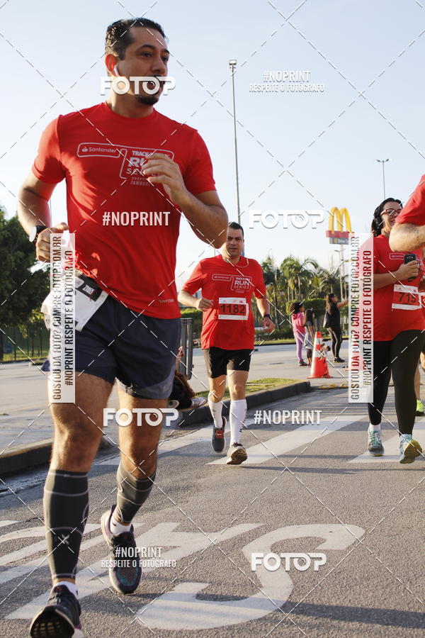 Buy your photos of the eventSantander Track & Field Run Series - Shopping Tambor on Fotop