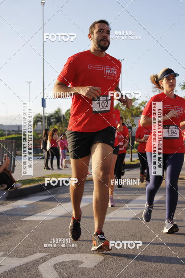 Buy your photos of the eventSantander Track & Field Run Series - Shopping Tambor on Fotop
