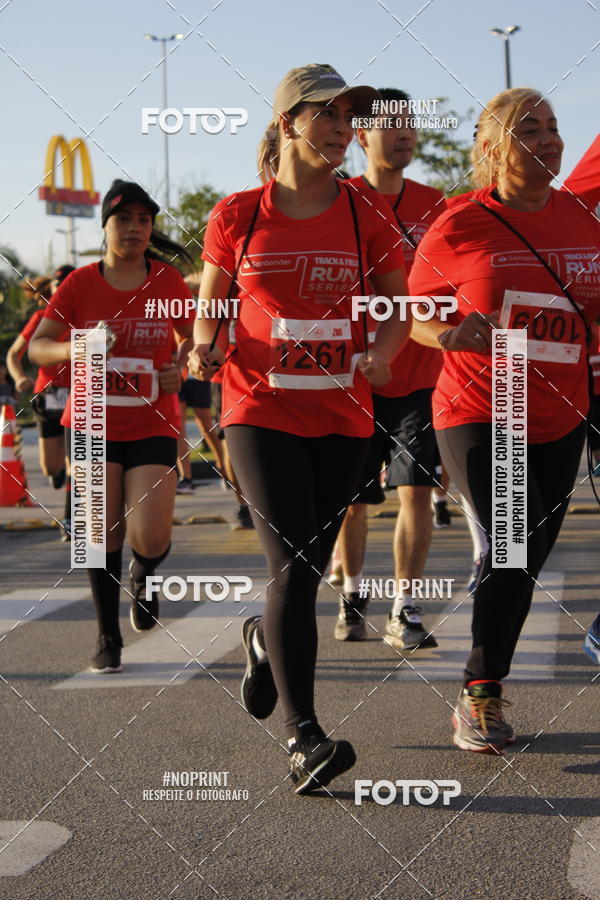 Buy your photos of the eventSantander Track & Field Run Series - Shopping Tambor on Fotop