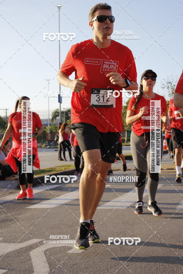 Buy your photos of the eventSantander Track & Field Run Series - Shopping Tambor on Fotop