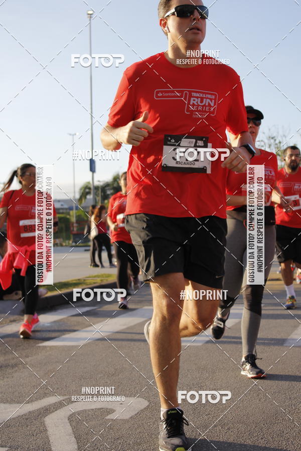 Buy your photos of the eventSantander Track & Field Run Series - Shopping Tambor on Fotop