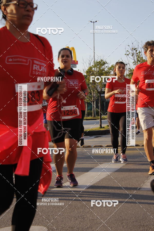 Buy your photos of the eventSantander Track & Field Run Series - Shopping Tambor on Fotop