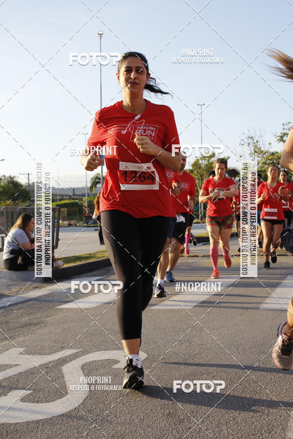 Buy your photos of the eventSantander Track & Field Run Series - Shopping Tambor on Fotop