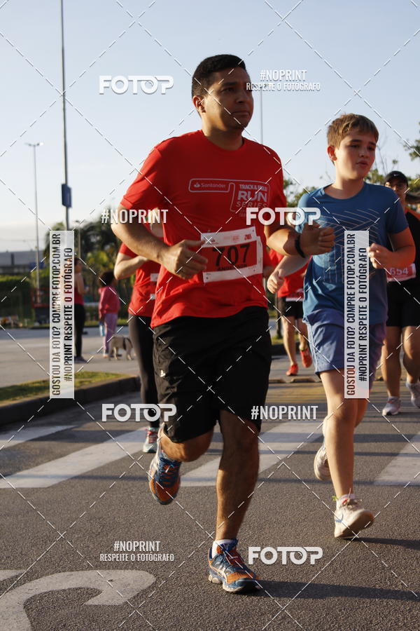 Buy your photos of the eventSantander Track & Field Run Series - Shopping Tambor on Fotop
