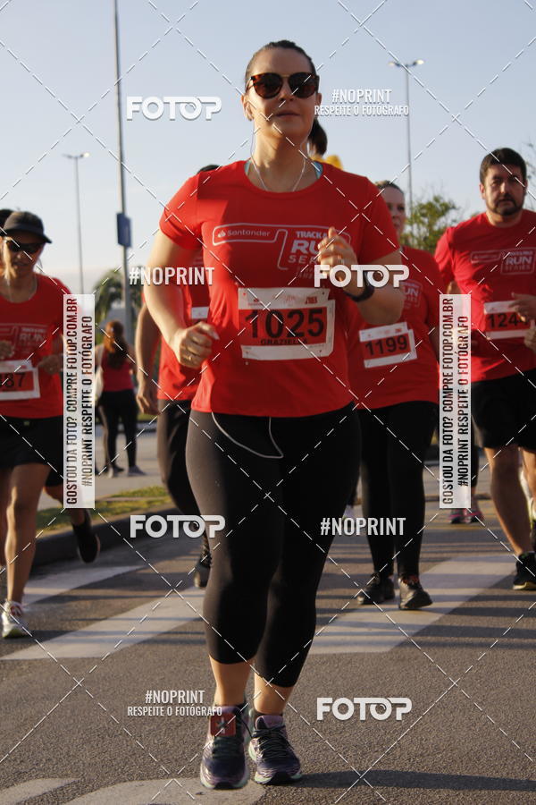 Buy your photos of the eventSantander Track & Field Run Series - Shopping Tambor on Fotop
