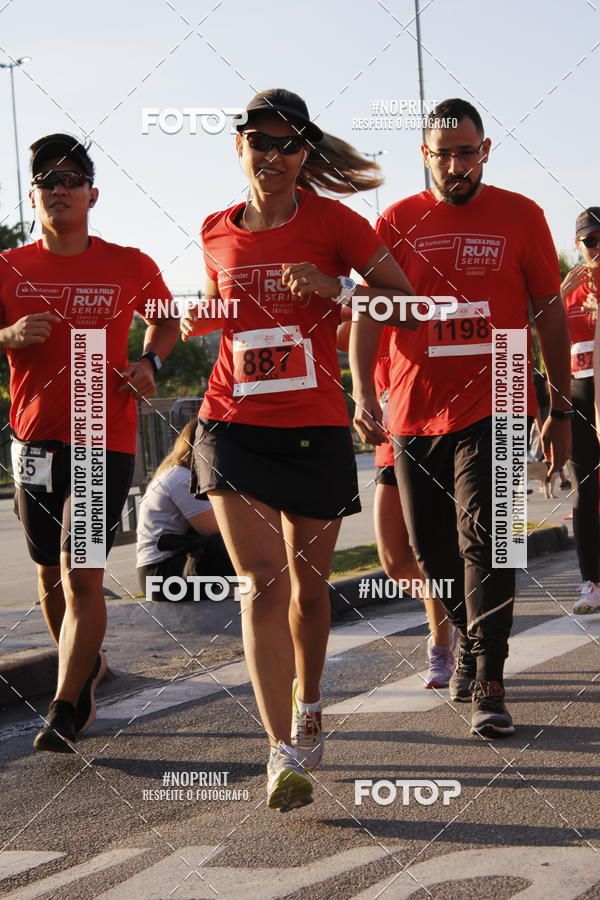 Buy your photos of the eventSantander Track & Field Run Series - Shopping Tambor on Fotop