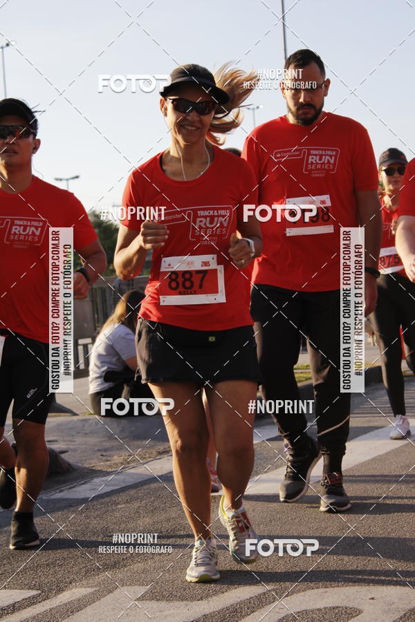 Buy your photos of the eventSantander Track & Field Run Series - Shopping Tambor on Fotop