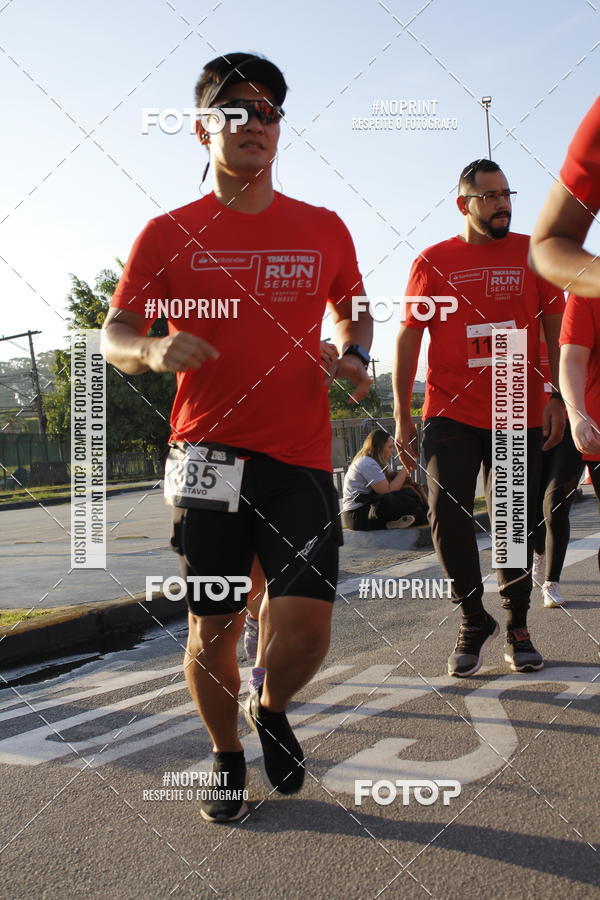 Buy your photos of the eventSantander Track & Field Run Series - Shopping Tambor on Fotop